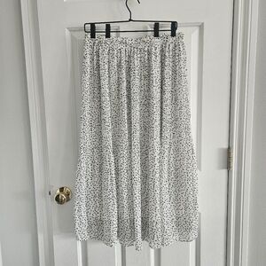 NWOT WD . NY Polka Dot Pleated Midi Skirt